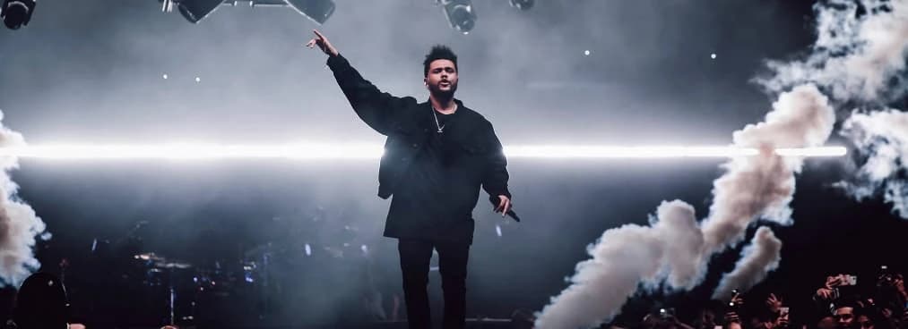Mengapa Konser The Weeknd Terasa Seperti Sebuah Film?