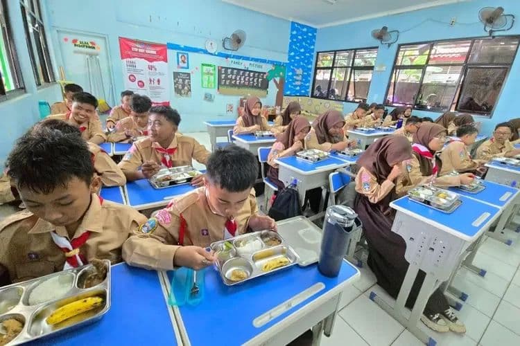 Siapa yang Seharusnya Menjamin Makanan Anak?