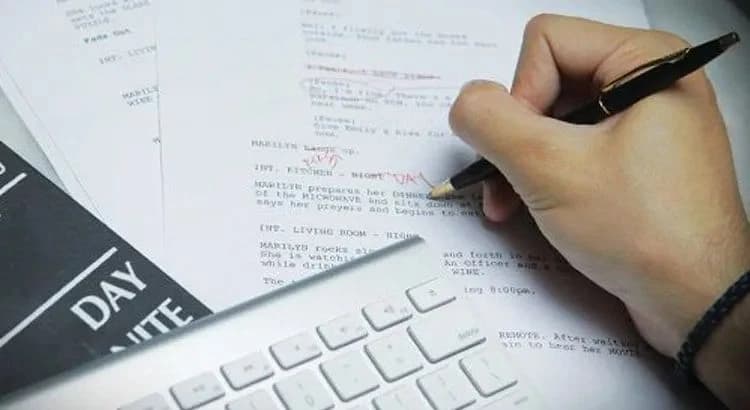 Di Balik Font Courier yang Identik dengan Skenario Film