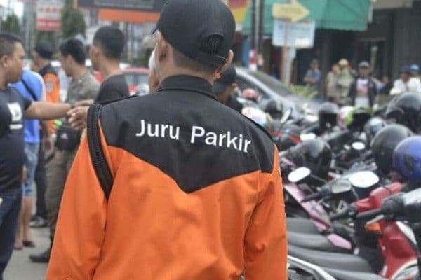 Parkir Gratis di Papan, Berbayar di Lapangan