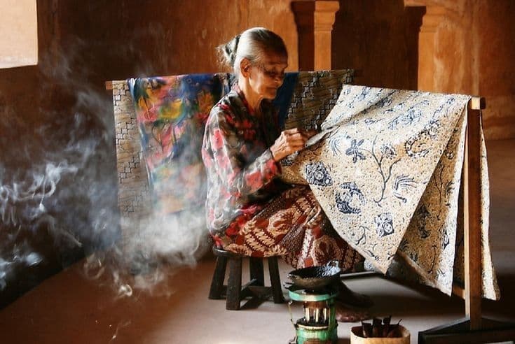 Batik Bukan Sekadar Kain, Tapi Cerita yang Terus Hidup